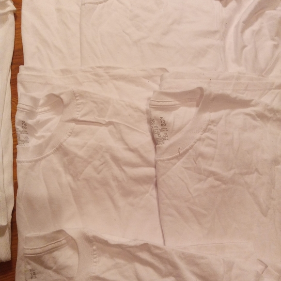 Men's White T&Tank lot - Picture 3 of 4